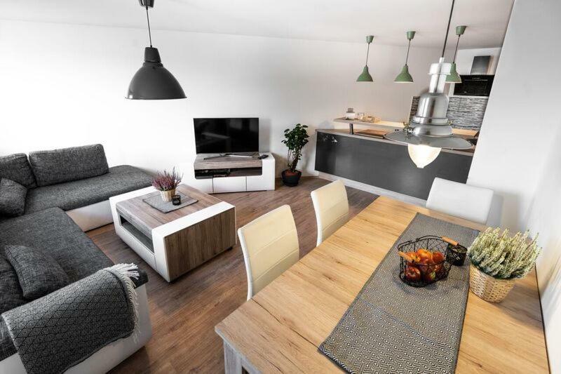 Old Town Luxury Apartment In Heart Of Братислава Екстер'єр фото