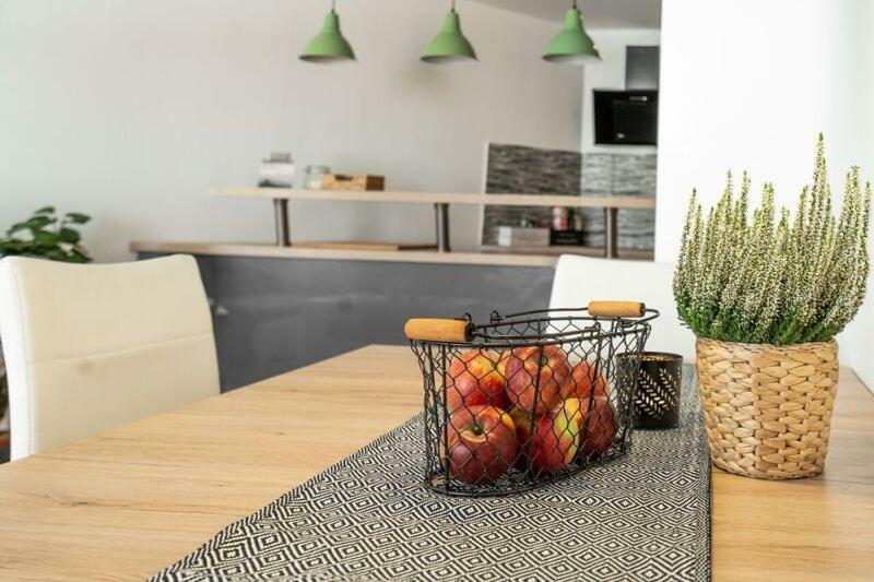 Old Town Luxury Apartment In Heart Of Братислава Екстер'єр фото